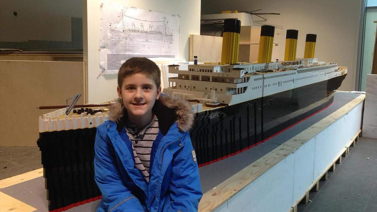 Хлопчик з аутизмом збудував найбільшу копію Титаніка з фігурок Lego Хлопчик з аутизмом збудував найбільшу копію Титаніка з фігурок Lego